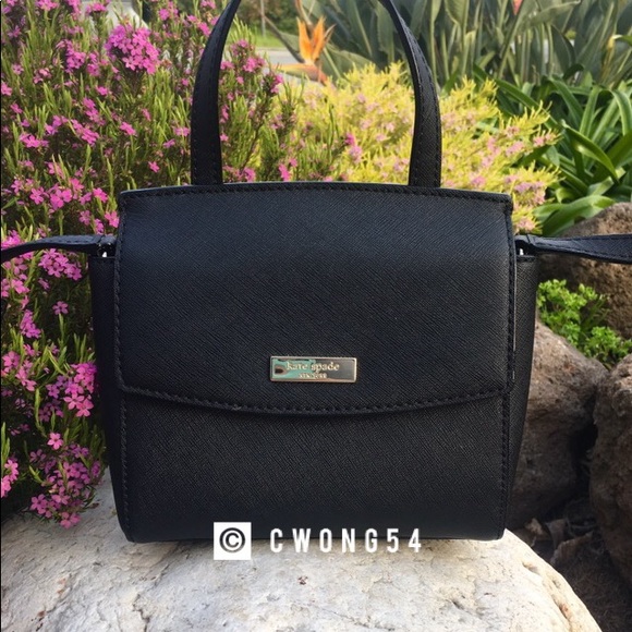 kate spade Handbags - Kate Spade black crossbody bag